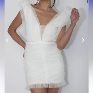 Selfie Leslie white dress